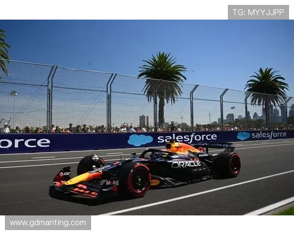 F1赛季最新动态:红牛车队领跑,梅赛德斯再迎挑战,法拉利渐入佳境