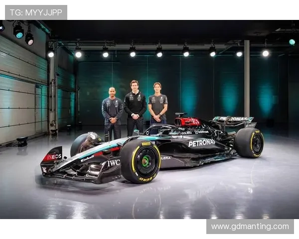 F1赛季重燃激情 梅赛德斯车队新挑战与法拉利策略革新引关注 F1赛季重燃激情 梅赛德斯车队新挑战与法拉利策略革新引关注
