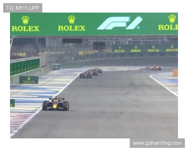 新赛季F1车坛震荡多队阵容大幅调整赛程变动引发热议与车迷期待升温 新赛季F1车坛震荡多队阵容大幅调整赛程变动引发热议与车迷期待升温