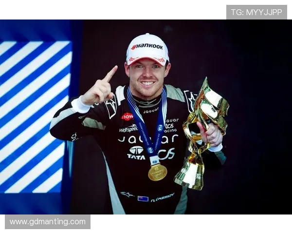 新赛季一级方程式车队大调整引发冠军争夺格局剧变赛场竞争更趋白热化