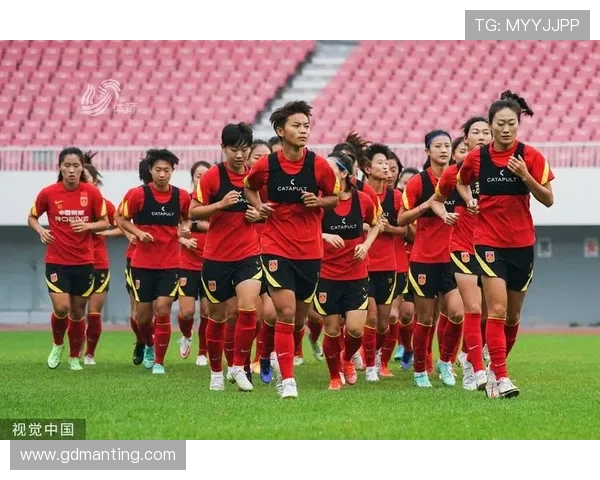 中国女足全力备战世界杯 热身赛展现出强大团队默契